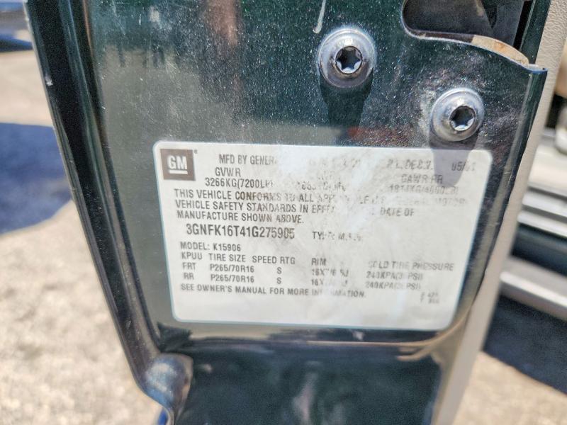 2001 Chevrolet Suburban მანქანა იყიდება აუქციონზე, vin: 3GNFK16T41G275905, აუქციონის ნომერი: 60442556