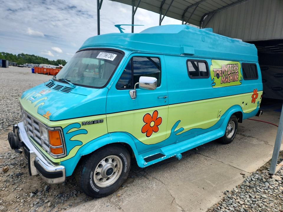 61799736 :رقم المزاد ، 2B7HB21Y1NK130503 vin ، 1992 Dodge Ram Van مزاد بيع