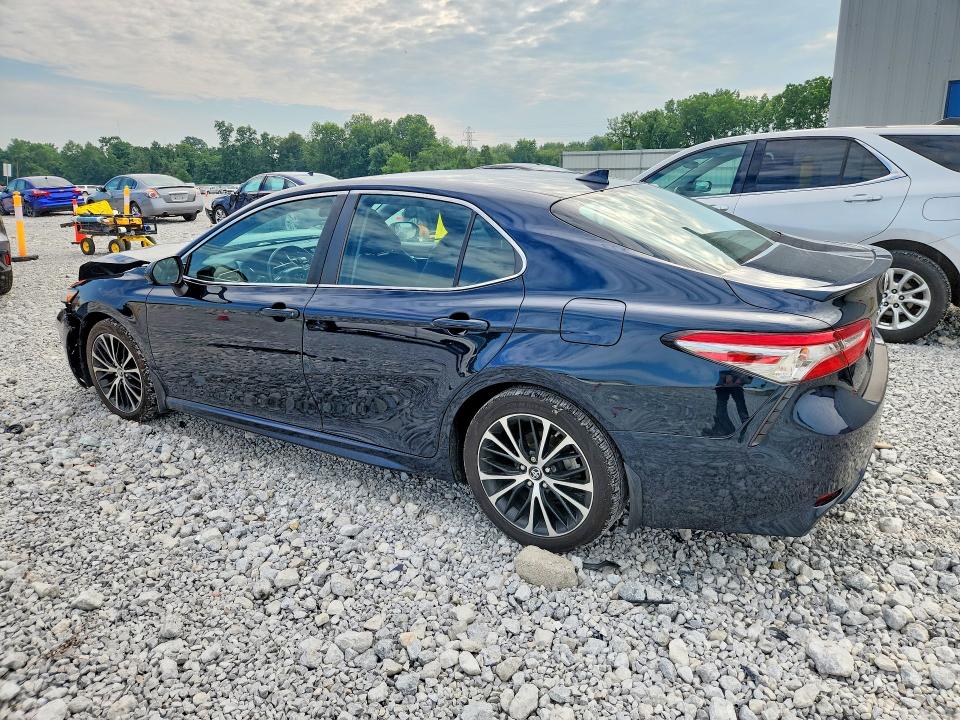 60497226 :رقم المزاد ، 4T1B11HK8KU748956 vin ، 2019 Toyota Camry مزاد بيع