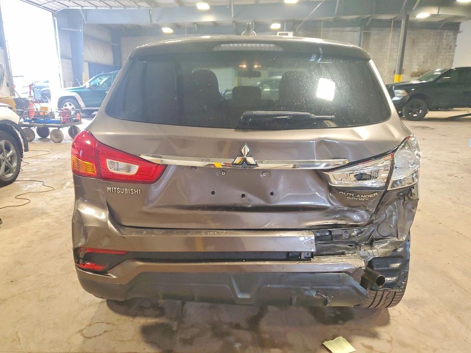 62095176 :رقم المزاد ، JA4AP3AU2JU025005 vin ، 2018 Mitsubishi Outlander Sport مزاد بيع
