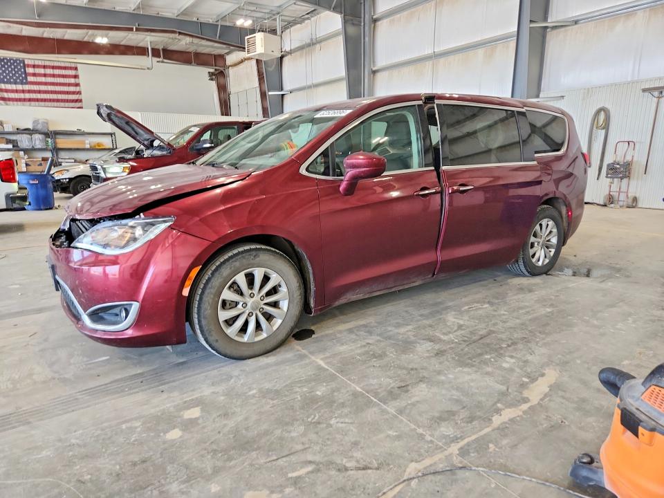 Продажа на аукционе авто 2018 Chrysler Pacifica, vin: 2C4RC1FG5JR113331, номер лота: 62526896