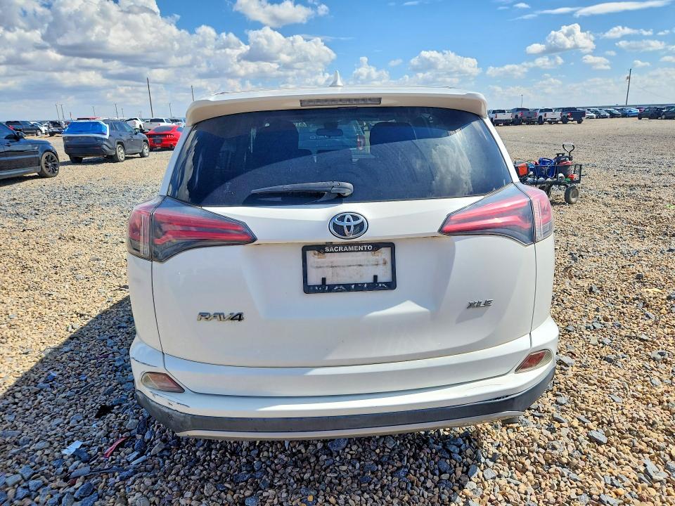 61715116 :رقم المزاد ، JTMWFREV5JJ742844 vin ، 2018 Toyota Rav4 مزاد بيع