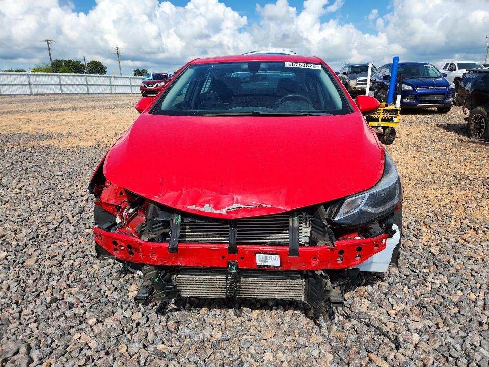 60753526 :رقم المزاد ، 1G1BE5SM1J7194417 vin ، 2018 Chevrolet Cruze مزاد بيع