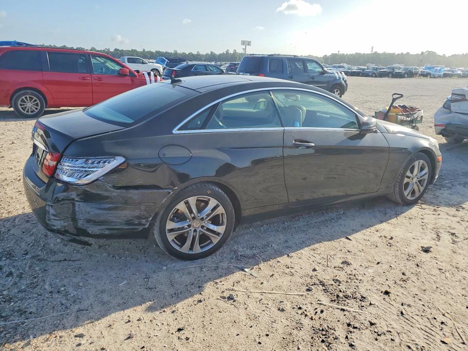 62984386 :رقم المزاد ، WDDKJ5GB4AF040077 vin ، 2010 Mercedes-benz E مزاد بيع