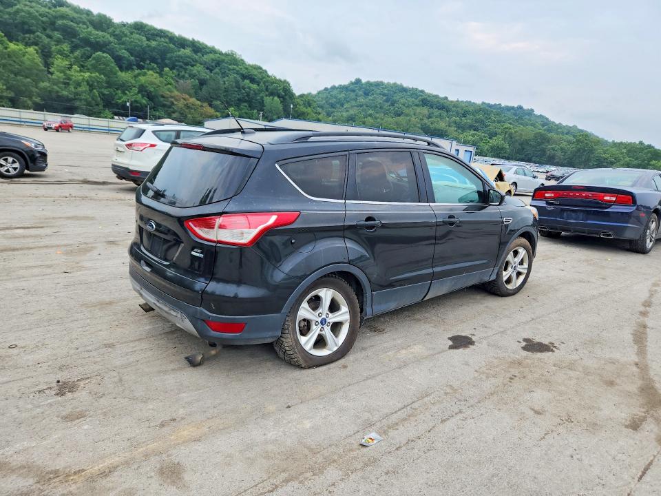 62779526 :رقم المزاد ، 1FMCU9G96FUC33520 vin ، 2015 Ford Escape مزاد بيع