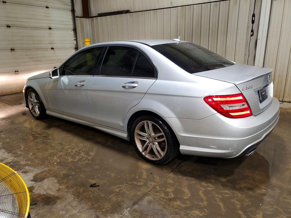 62824956 :رقم المزاد ، WDDGF8AB4DA840817 vin ، 2013 Mercedes-benz C مزاد بيع
