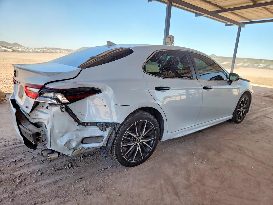 59917676 :رقم المزاد ، 4T1G11AK4NU011080 vin ، 2022 Toyota Camry مزاد بيع