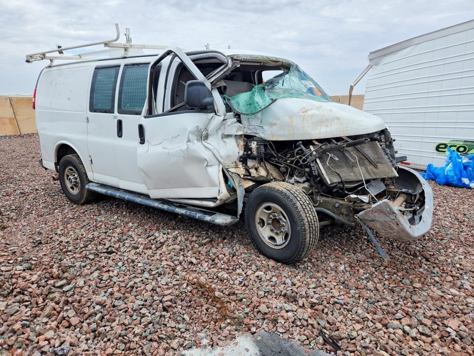 60736006 :رقم المزاد ، 1GTW7FCF0F1902286 vin ، 2015 Gmc Savana مزاد بيع