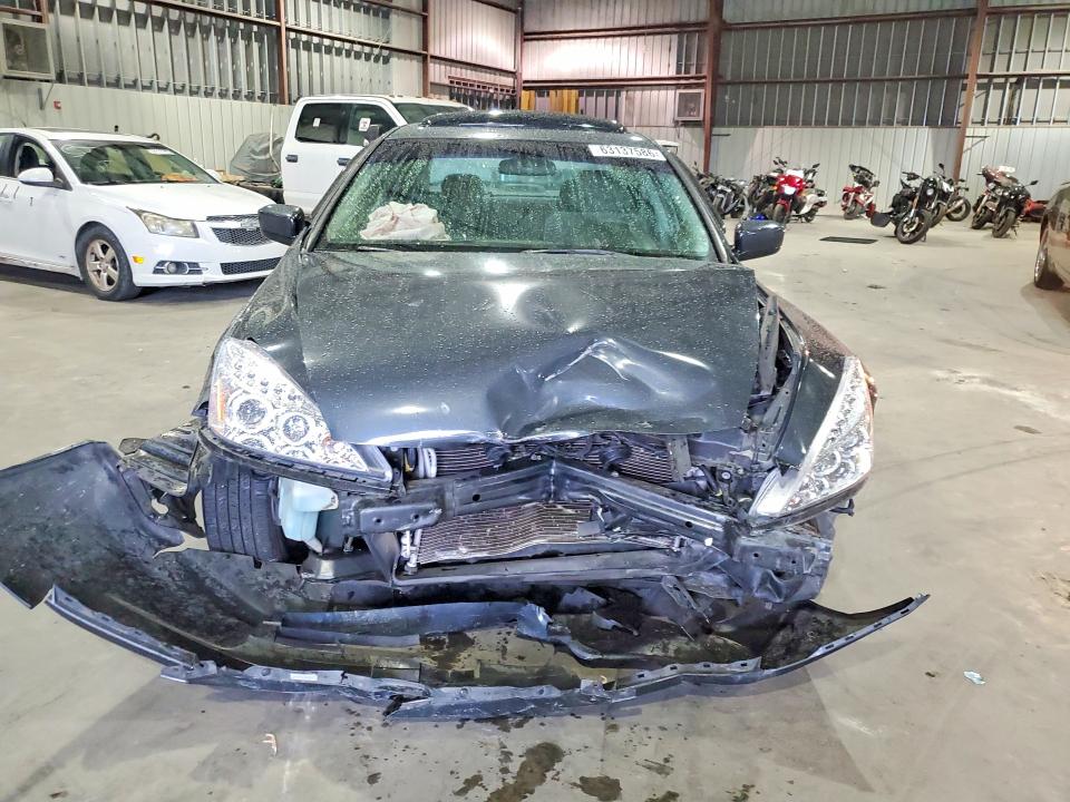 63137586 :رقم المزاد ، 1HGCM566X3A088694 vin ، 2003 Honda Accord مزاد بيع