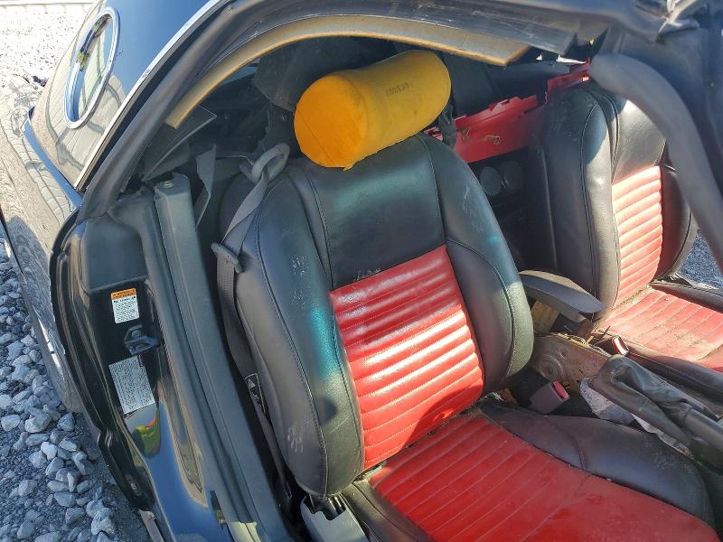 61919186 :رقم المزاد ، 1FAHP60A92Y121002 vin ، 2002 Ford Thunderbird مزاد بيع