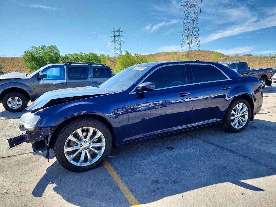 62904836 :رقم المزاد ، 2C3CCARG3HH512454 vin ، 2017 Chrysler 300 مزاد بيع