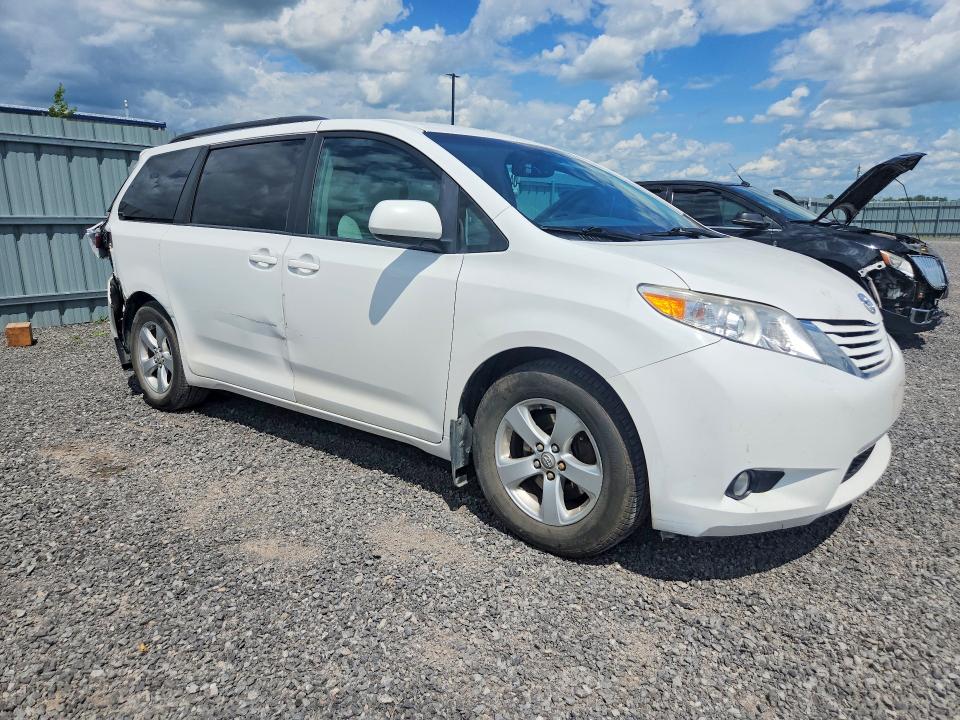 2017 Toyota Sienna მანქანა იყიდება აუქციონზე, vin: 5TDKZ3DC6HS853256, აუქციონის ნომერი: 58781706