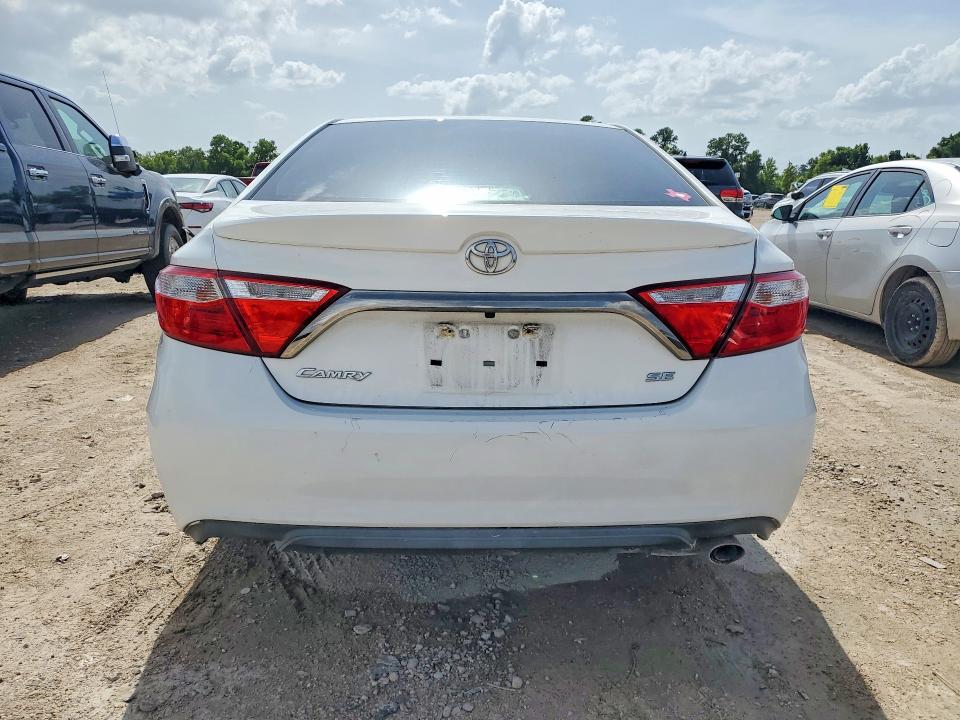 61436186 :رقم المزاد ، 4T1BF1FK1HU406682 vin ، 2017 Toyota Camry مزاد بيع