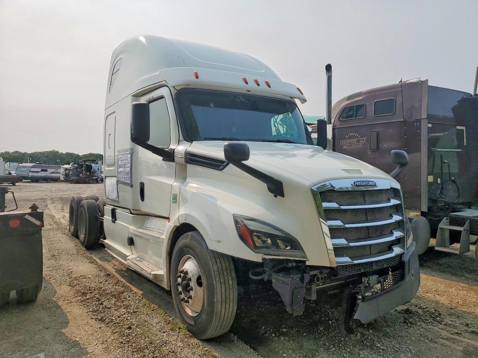 Продажа на аукционе авто 2018 Freightliner Cascadia 126, vin: 3AKJHHDR5JSJR0332, номер лота: 60575056