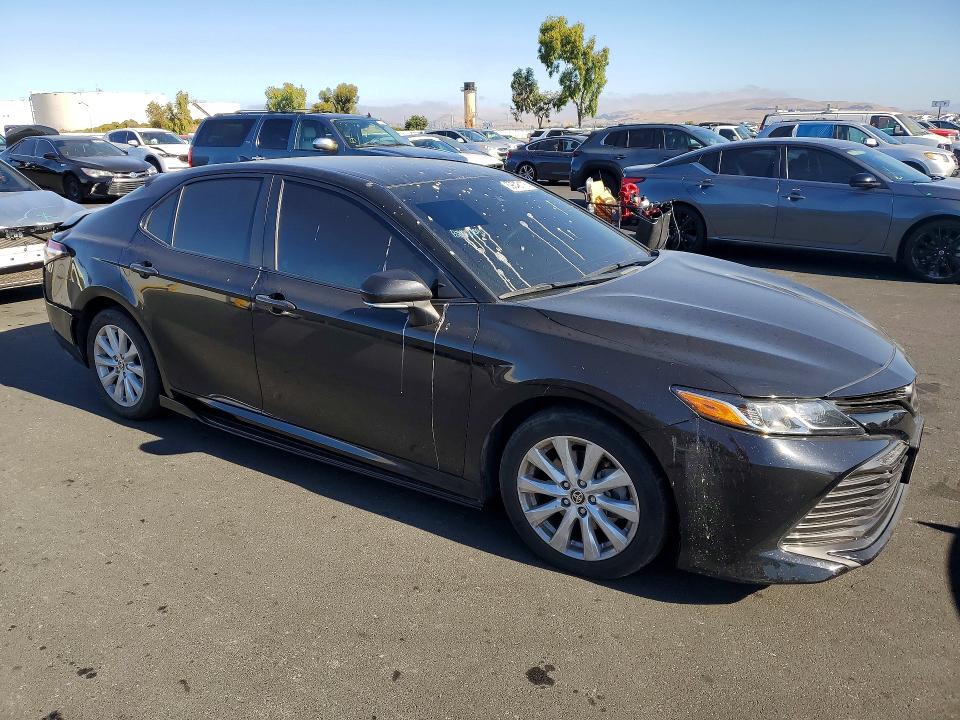 59848176 :رقم المزاد ، 4T1L11AK3LU502624 vin ، 2020 Toyota Camry مزاد بيع