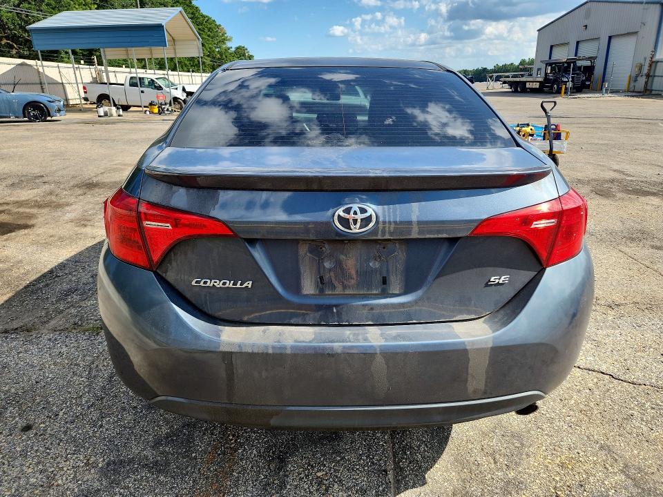 62025256 :رقم المزاد ، 2T1BURHE0JC004977 vin ، 2018 Toyota Corolla مزاد بيع