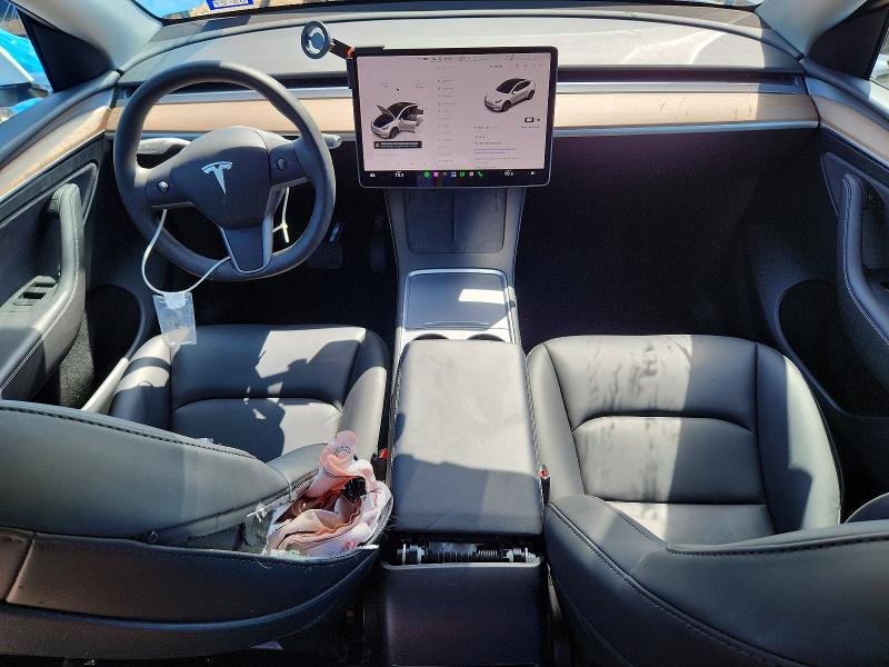 61437736 :رقم المزاد ، 7SAYGDED1SF320873 vin ، 2025 Tesla Model Y مزاد بيع