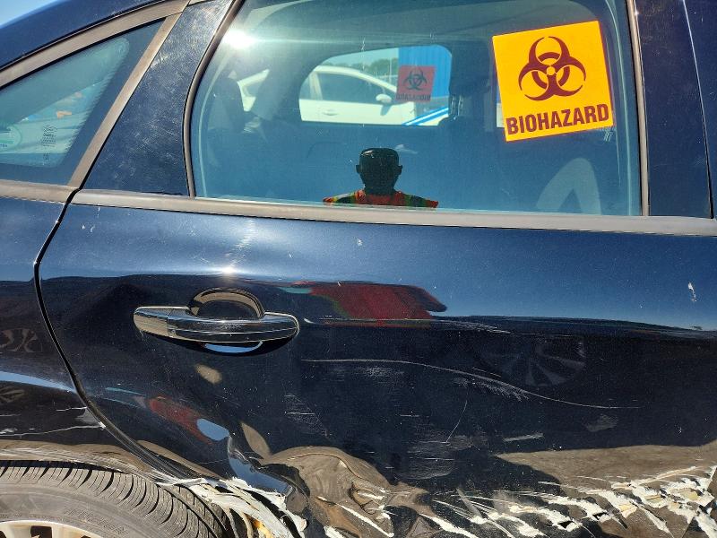 60466306 :رقم المزاد ، 1FADP3F20JL327768 vin ، 2018 Ford Focus مزاد بيع