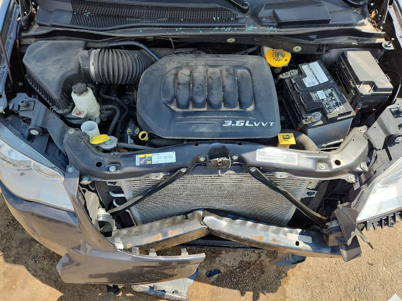 61538786 :رقم المزاد ، 2C4RC1BG5GR246900 vin ، 2016 Chrysler Town & Country مزاد بيع