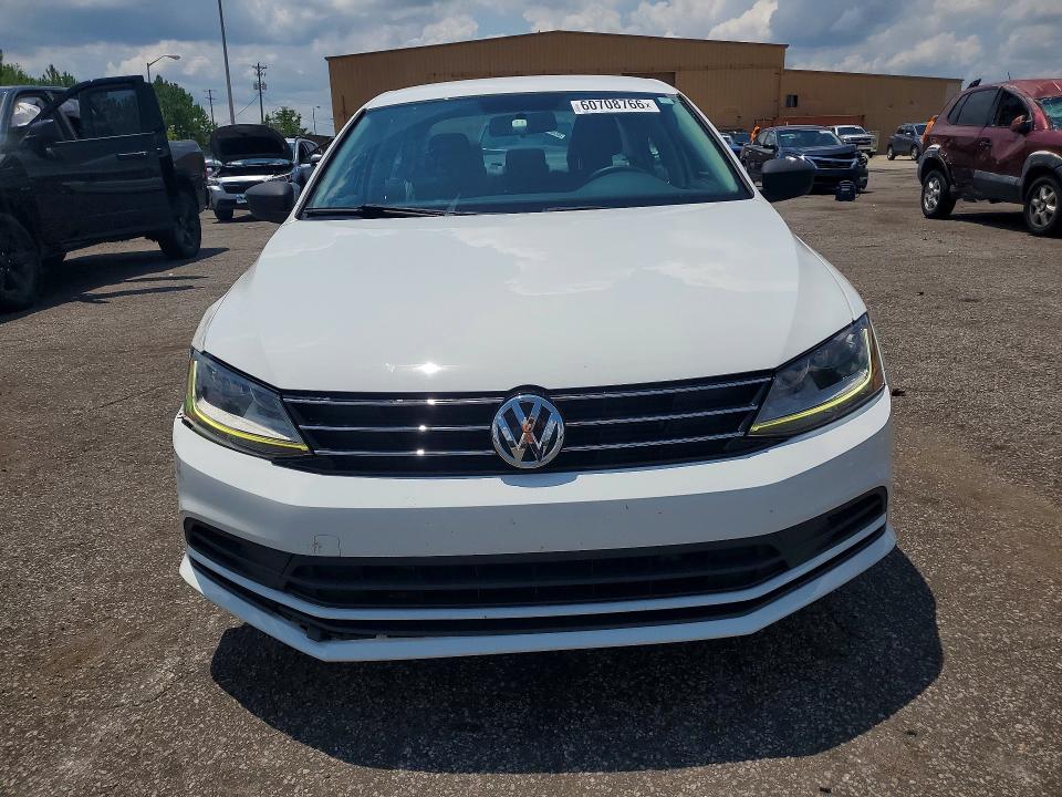 60708766 :رقم المزاد ، 3VW2B7AJ5HM214832 vin ، 2017 Volkswagen Jetta مزاد بيع