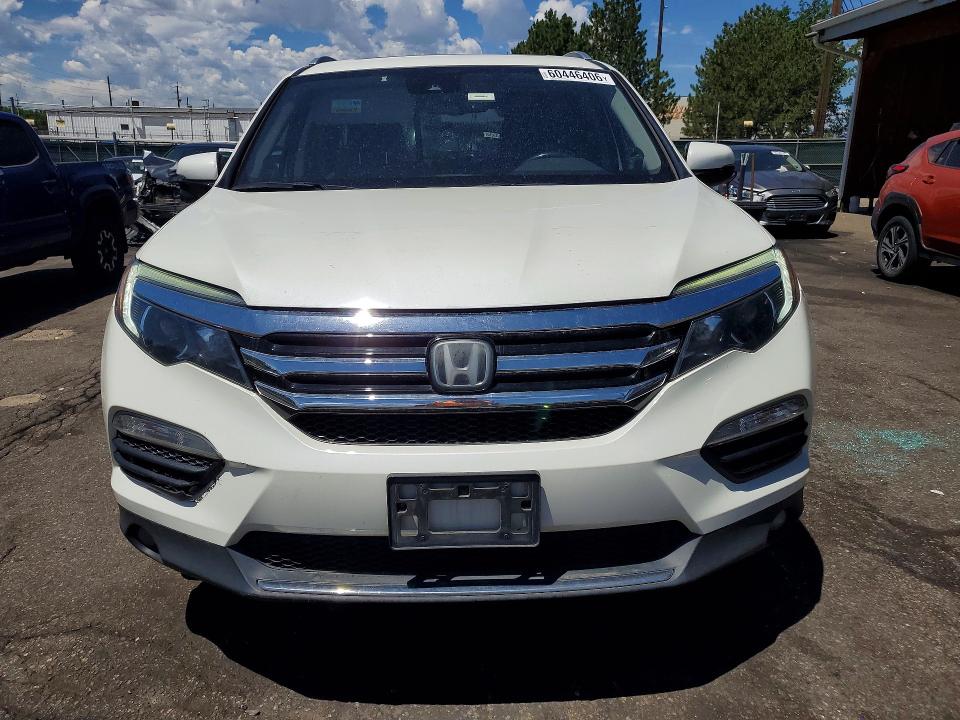 60446406 :رقم المزاد ، 5FNYF6H90HB082655 vin ، 2017 Honda Pilot مزاد بيع