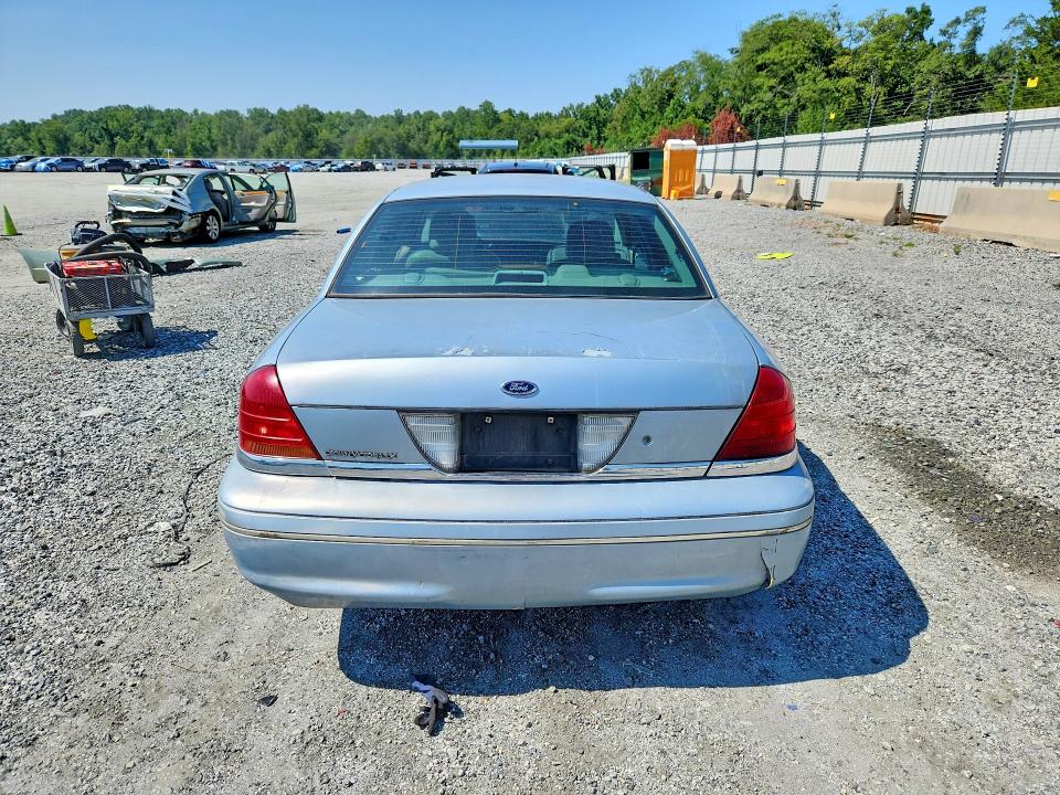 Auction sale of the 2004 Ford Crown Victoria, vin: 2FAFP74W44X128980, lot number: 63022376