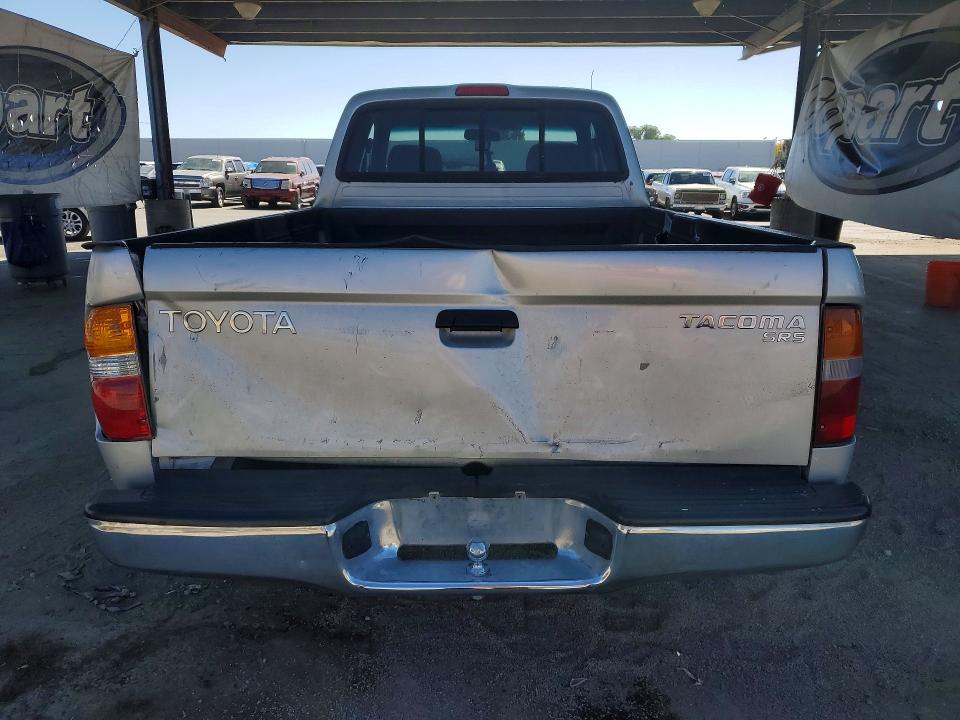 61591686 :رقم المزاد ، 4TAVL52N1YZ641891 vin ، 2000 Toyota Tacoma مزاد بيع