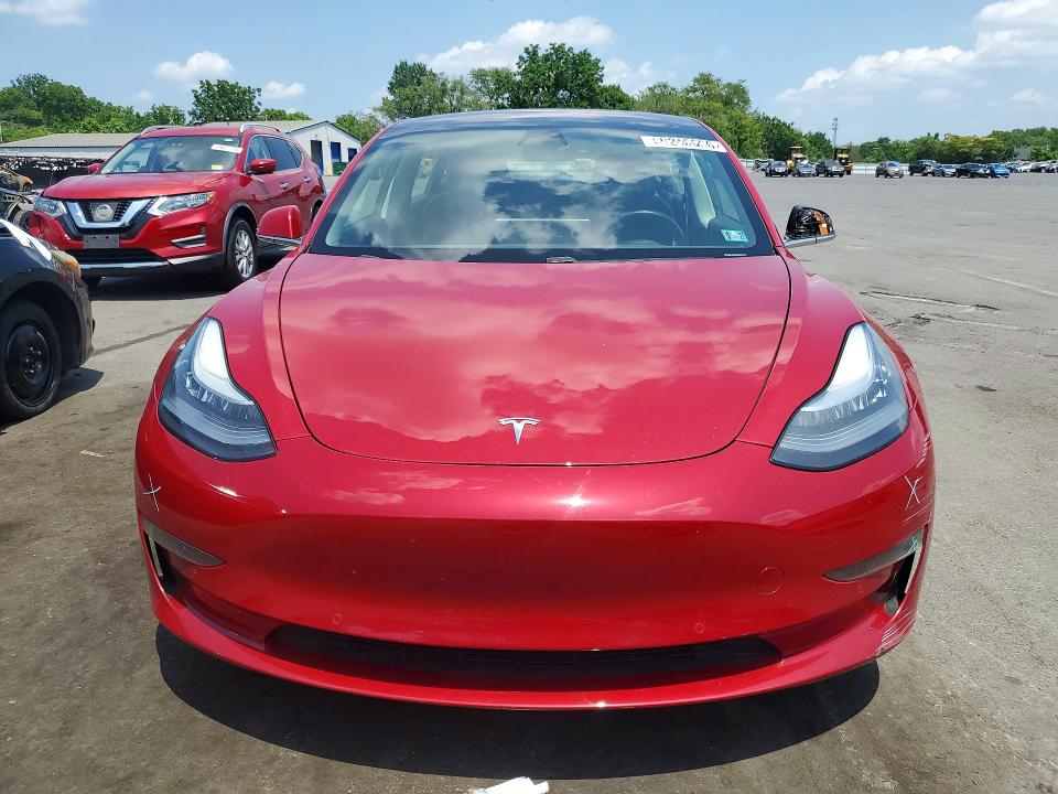 59246656 :رقم المزاد ، 5YJ3E1EA1JF102741 vin ، 2018 Tesla Model 3 مزاد بيع