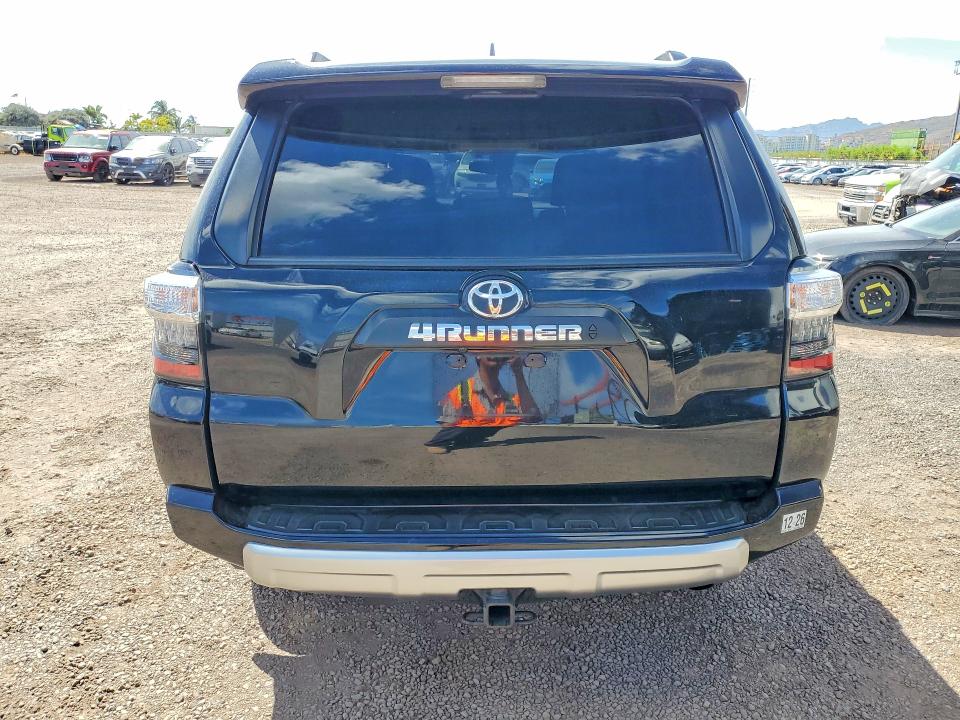 61072566 :رقم المزاد ، JTERU5JRXN6011545 vin ، 2022 Toyota 4runner مزاد بيع