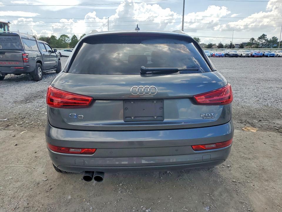59891726 :رقم المزاد ، WA1ECCFS9JR018222 vin ، 2018 Audi Q3 مزاد بيع