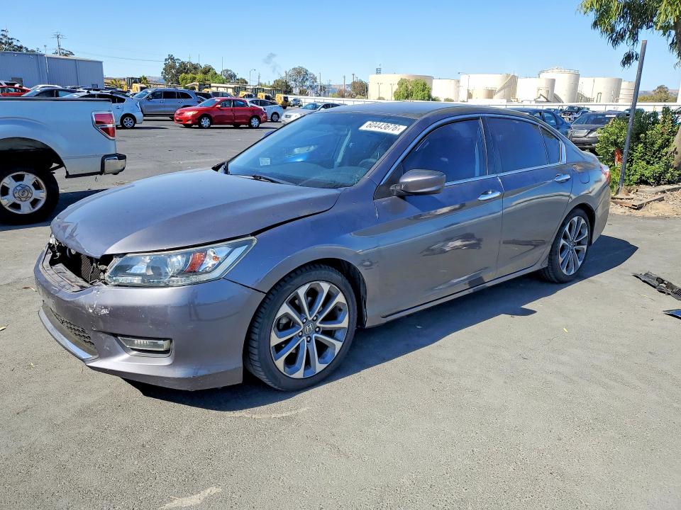 Auction sale of the 2013 Honda Accord, vin: 1HGCR2F52DA235650, lot number: 60443676