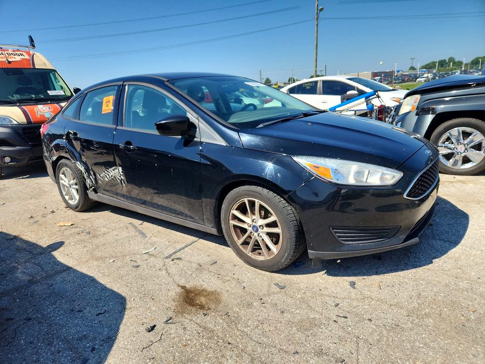 60466306 :رقم المزاد ، 1FADP3F20JL327768 vin ، 2018 Ford Focus مزاد بيع