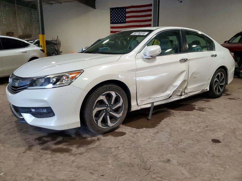 59776516 :رقم المزاد ، 1HGCR2F7XHA296140 vin ، 2017 Honda Accord مزاد بيع