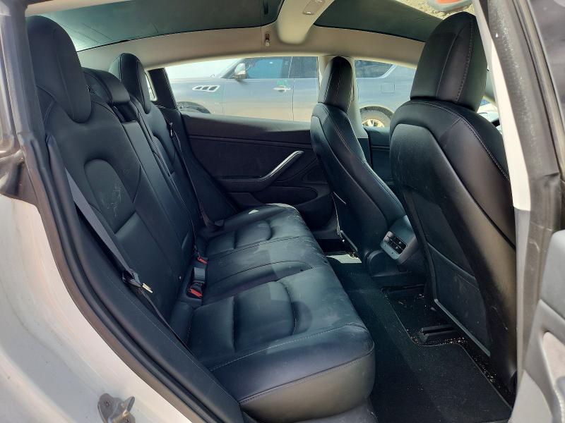 61722596 :رقم المزاد ، 5YJ3E1EA0JF076830 vin ، 2018 Tesla Model 3 مزاد بيع