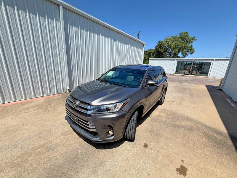 Продажа на аукционе авто 2017 Toyota Highlander, vin: 5TDYZRFH0HS188103, номер лота: 60892826