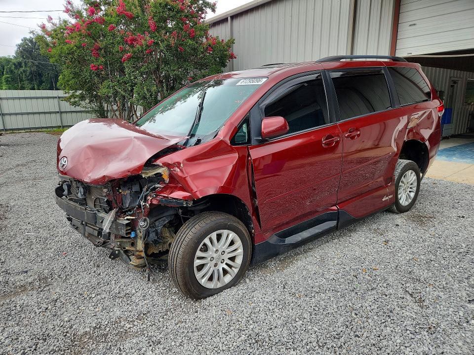 2014 Toyota Sienna მანქანა იყიდება აუქციონზე, vin: 5TDYK3DC5ES455935, აუქციონის ნომერი: 61295096