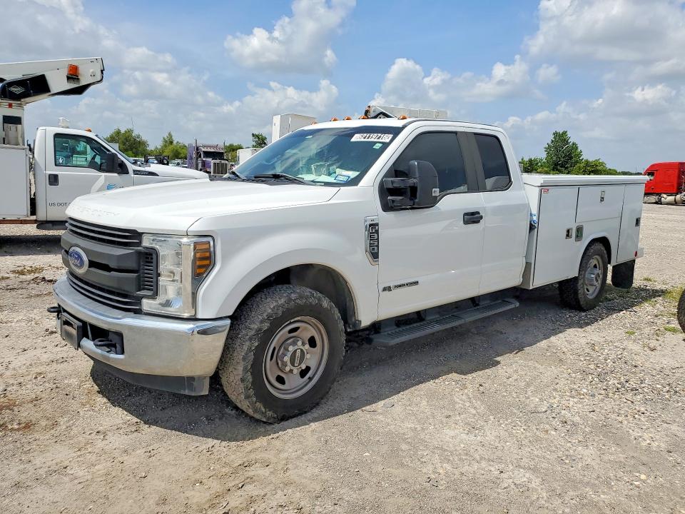 62119716 :رقم المزاد ، 1FD7X3ET6KEF93976 vin ، 2019 Ford F350 مزاد بيع