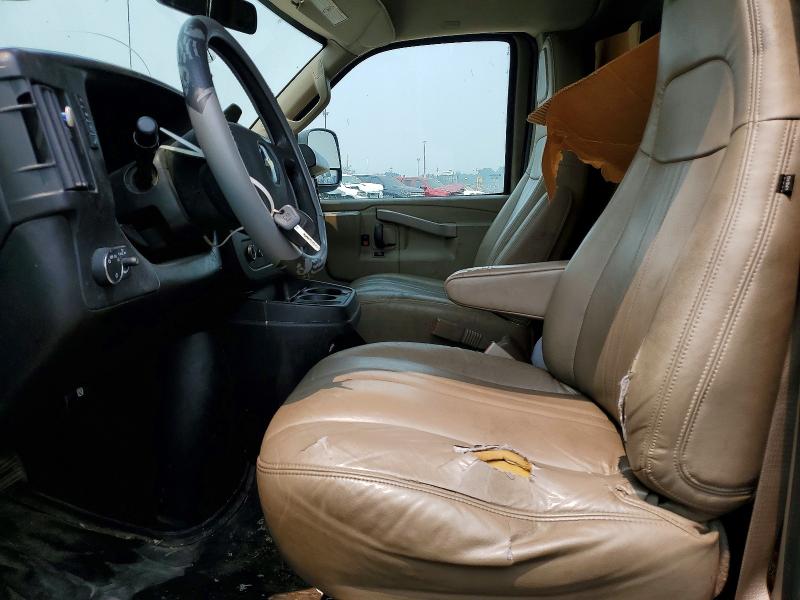 60425446 :رقم المزاد ، 1GCWGAFG6H1121850 vin ، 2017 Chevrolet Express G2500 مزاد بيع