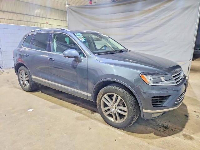 2016 Volkswagen Touareg მანქანა იყიდება აუქციონზე, vin: WVGEP9BP0GD001972, აუქციონის ნომერი: 63138446