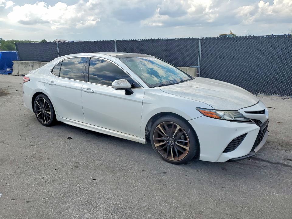 Продаж на аукціоні авто 2018 Toyota Camry, vin: 4T1B61HK3JU127513, номер лоту: 59913746