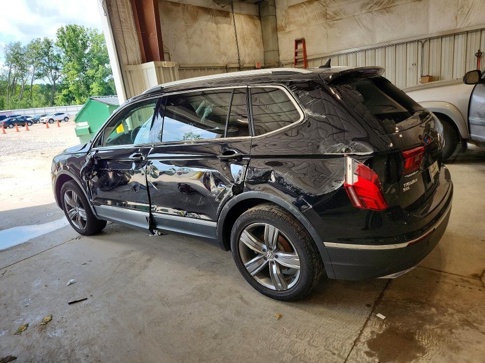 61343706 :رقم المزاد ، 3VV2B7AXXLM137621 vin ، 2020 Volkswagen Tiguan مزاد بيع
