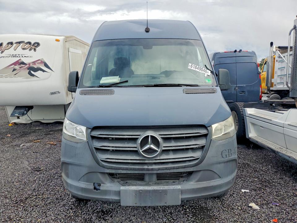 61849046 :رقم المزاد ، WD4PF1CDXKP112418 vin ، 2019 Mercedes-benz Sprinter مزاد بيع