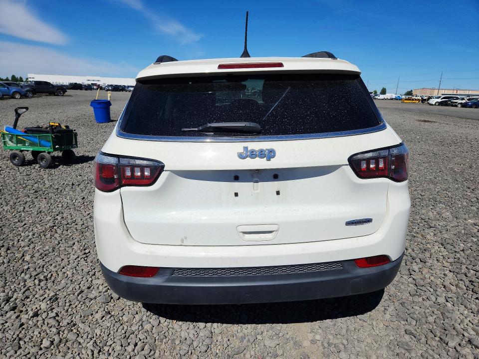 60490846 :رقم المزاد ، 3C4NJCBB3JT134282 vin ، 2018 Jeep Compass مزاد بيع
