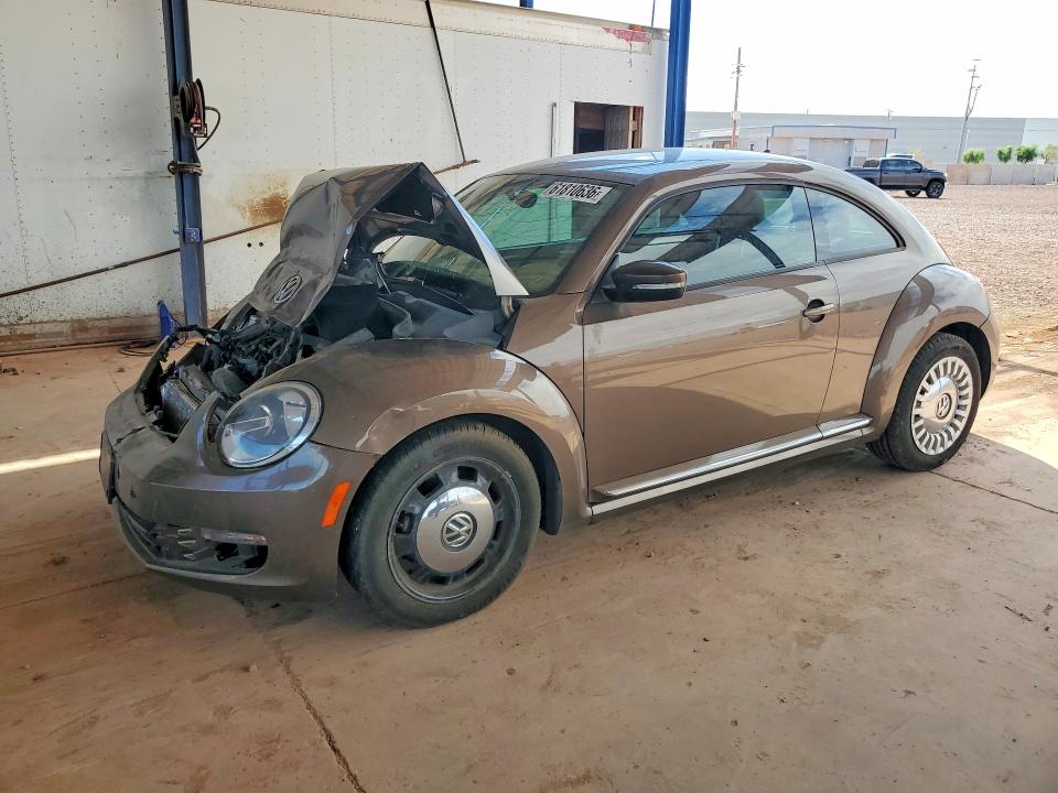 61810636 :رقم المزاد ، 3VWJ07AT1EM662290 vin ، 2014 Volkswagen Beetle مزاد بيع