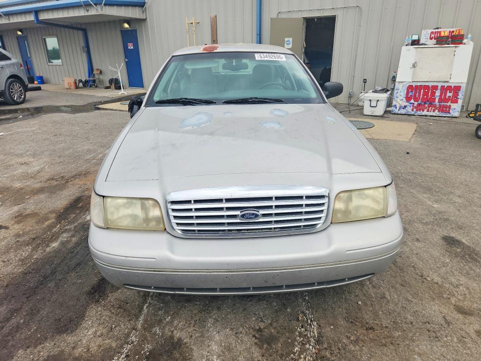 2004 Ford Crown Victoria მანქანა იყიდება აუქციონზე, vin: 2FAFP74W84X168706, აუქციონის ნომერი: 63492696