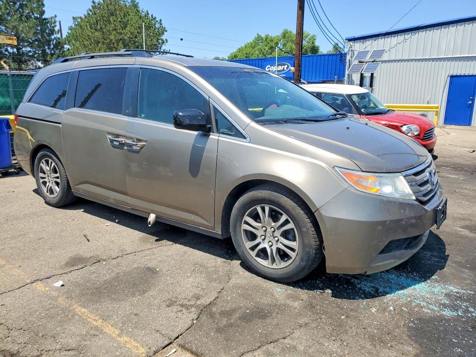 61047026 :رقم المزاد ، 5FNRL5H49BB032677 vin ، 2011 Honda Odyssey مزاد بيع