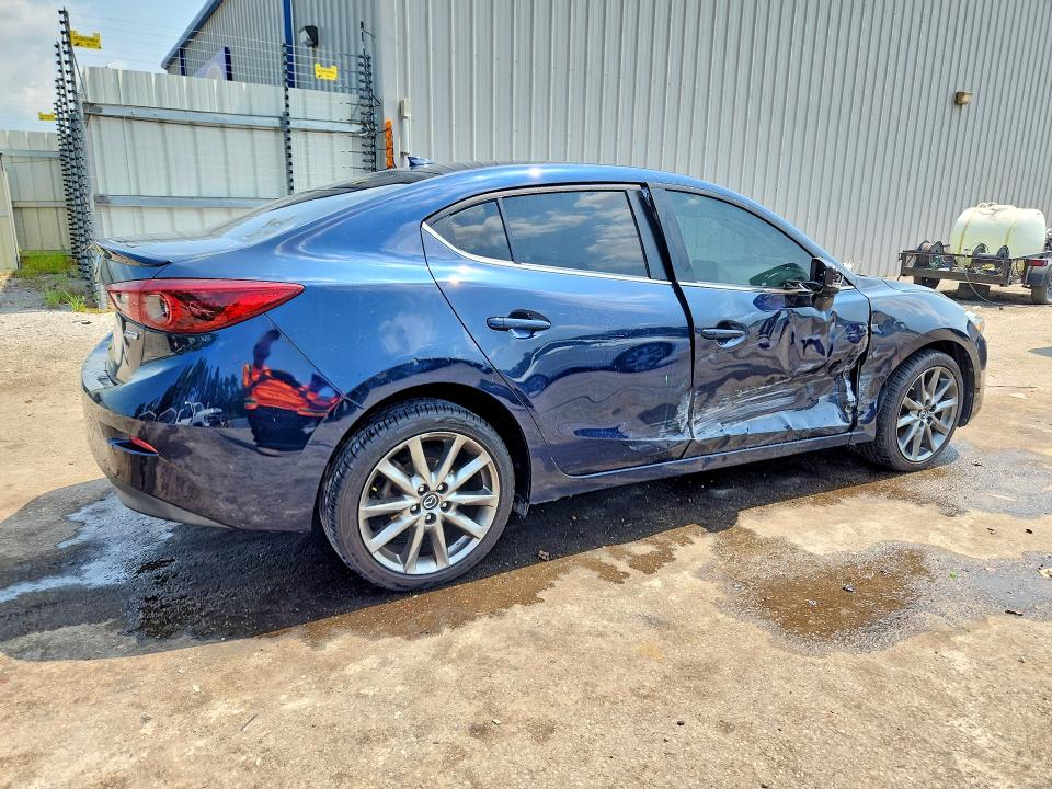 62333116 :رقم المزاد ، 3MZBN1W34JM218620 vin ، 2018 Mazda 3 مزاد بيع