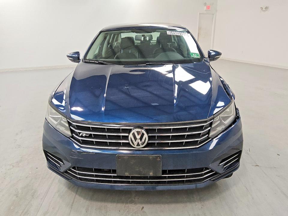 2018 Volkswagen Passat მანქანა იყიდება აუქციონზე, vin: 1VWAA7A33JC010327, აუქციონის ნომერი: 54903196