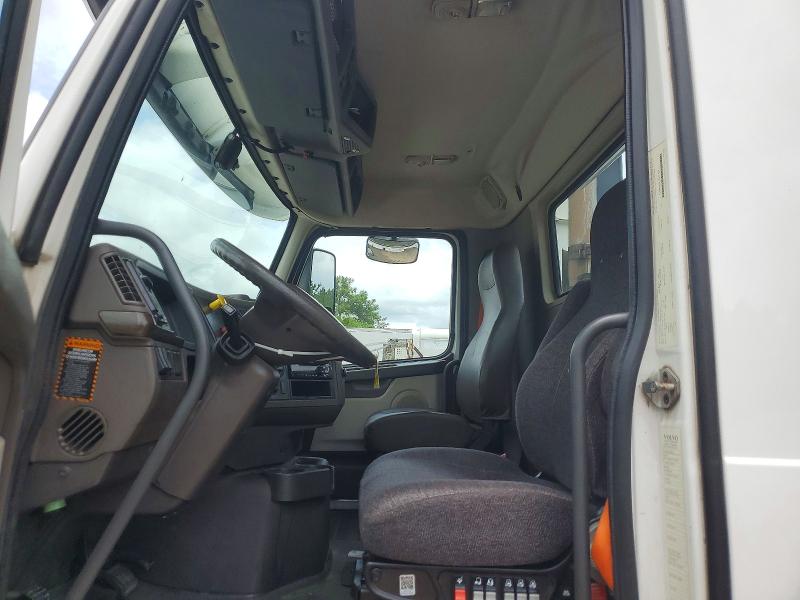 2018 Volvo Vnl მანქანა იყიდება აუქციონზე, vin: 4V4N39TG2JN892710, აუქციონის ნომერი: 57903766