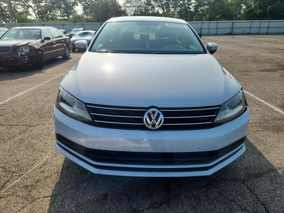 61837086 :رقم المزاد ، 3VW2B7AJ1HM258567 vin ، 2017 Volkswagen Jetta مزاد بيع